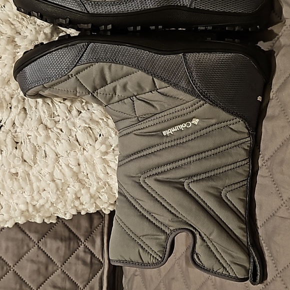 Columbia Boots - Picture 9 of 16
